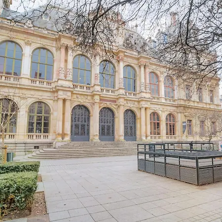 Et Chaleureux A Cordeliers Apartment *