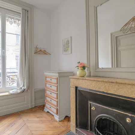 Et Chaleureux A Cordeliers Apartment