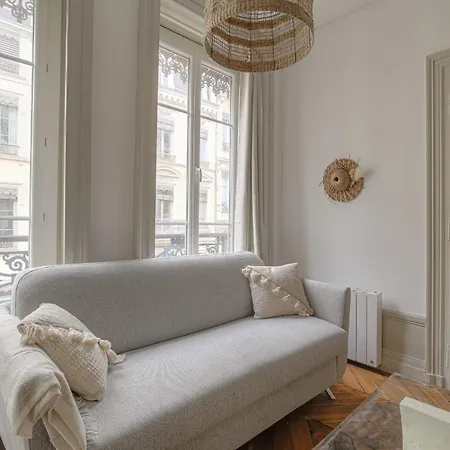 Et Chaleureux A Cordeliers Apartment