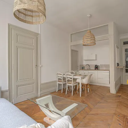 Et Chaleureux A Cordeliers Apartment